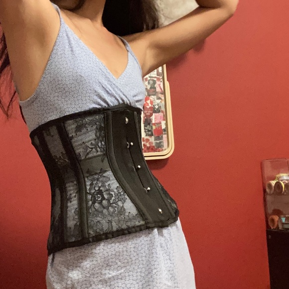 Perfect condition brand new lace corset - Picture 2 of 4